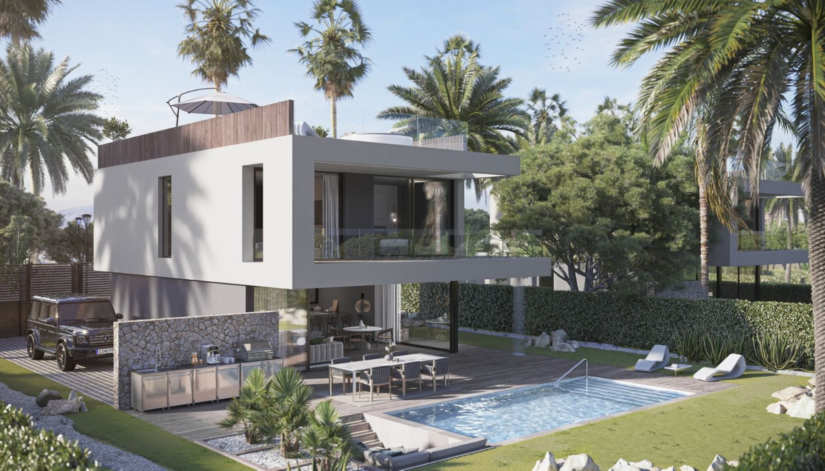 Detached Villa for sale in Atalaya, Costa del Sol