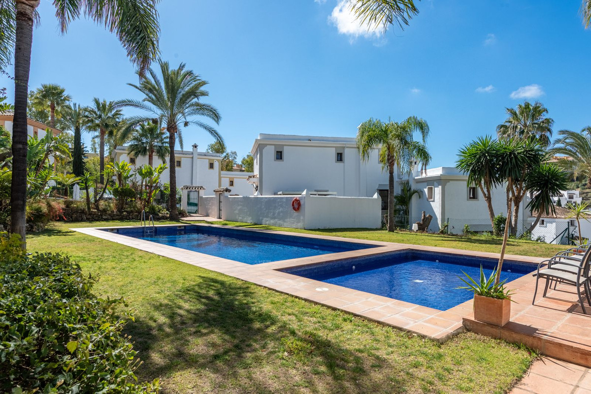 Villa - Chalet en venta en Estepona R4660984