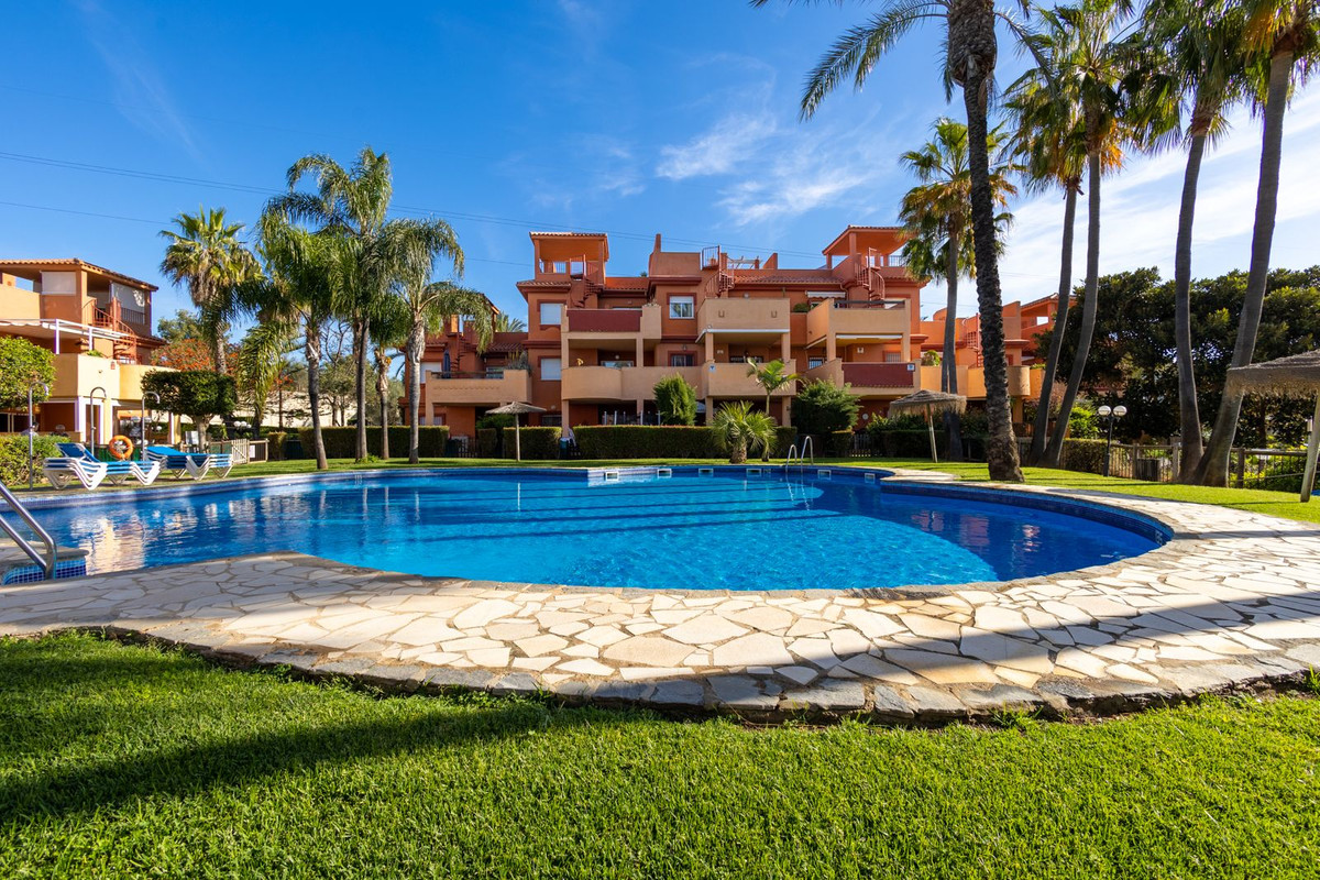 2 Bedroom Ground Floor Apartment For Sale Reserva de Marbella, Costa del Sol - HP4271995