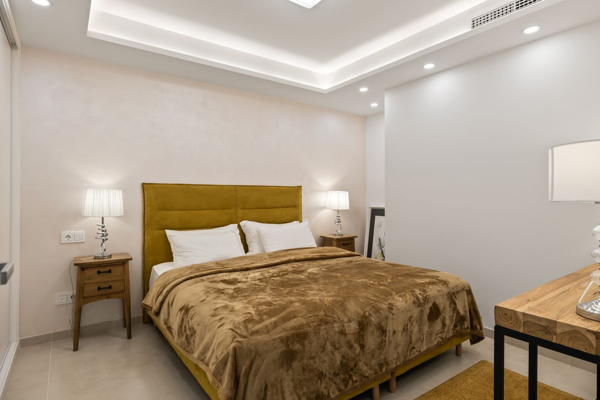 Apartamento con 7 Dormitorios en Venta Nueva Andalucía
