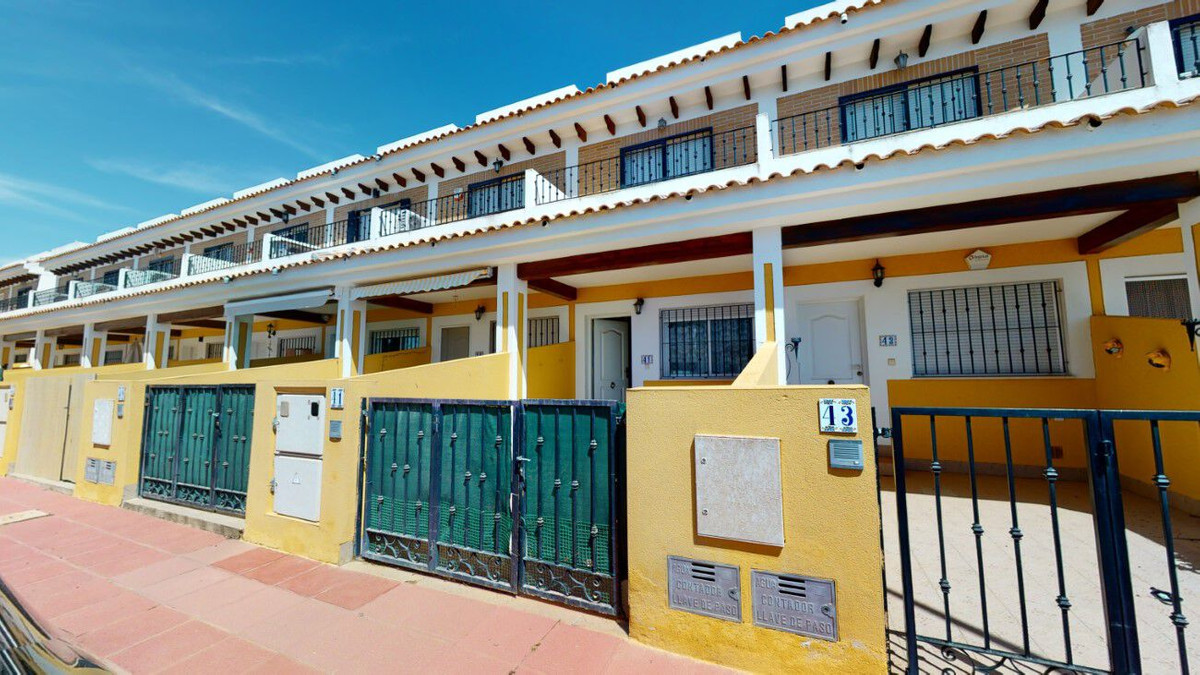 Great, fully furnished townhouse situated on the outskirts of the village of Dolores in the province, Spain