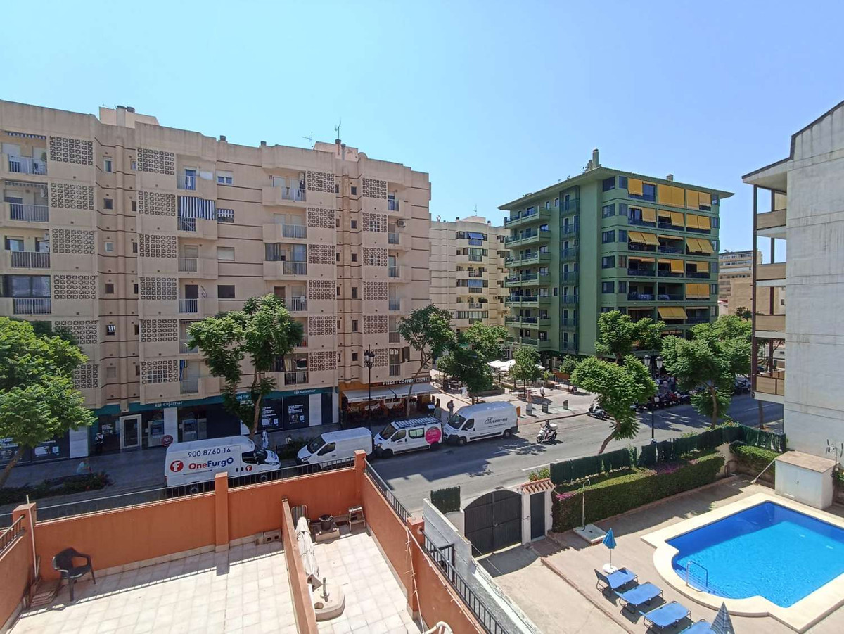 2 bed Apartment for sale in Fuengirola