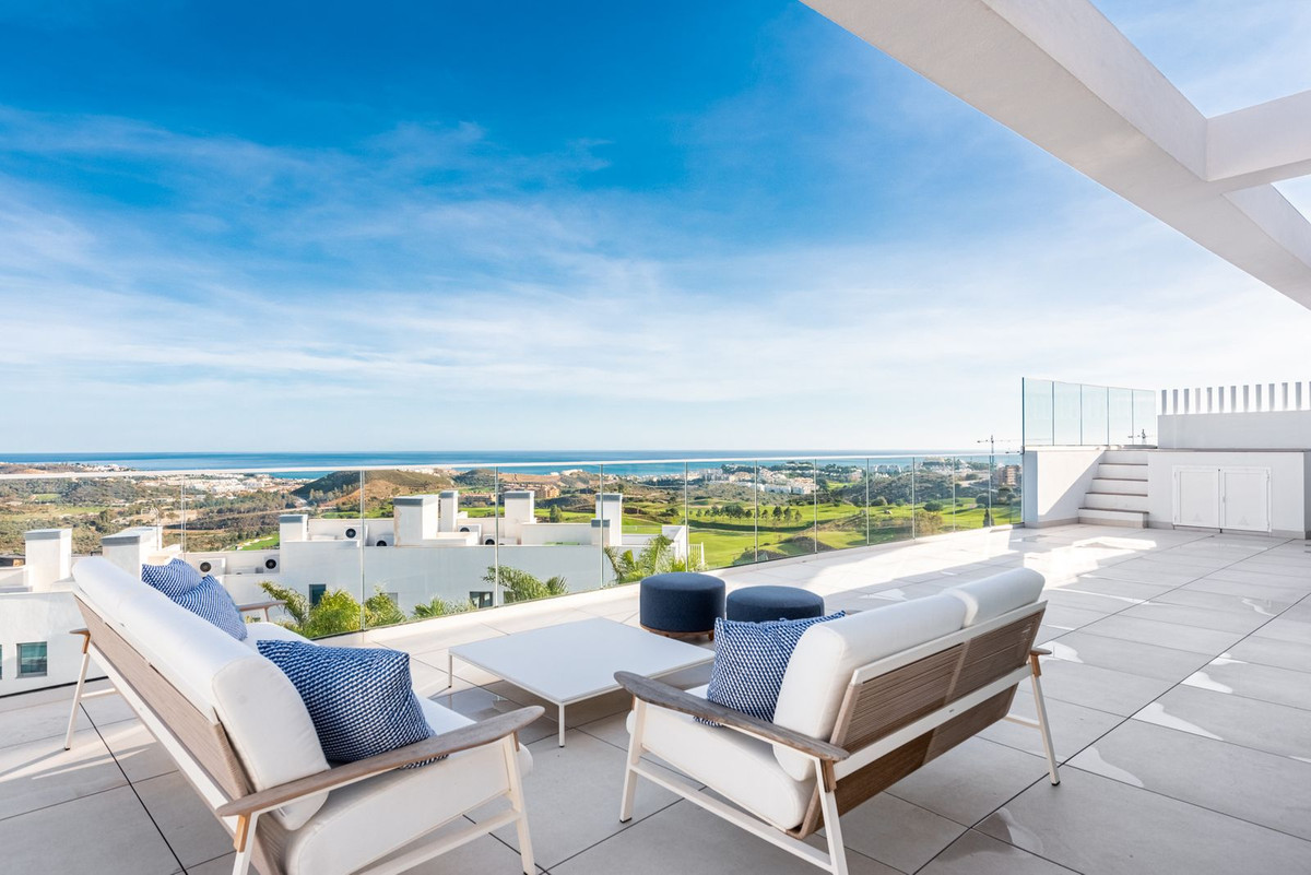 Penthouse for sale in Calanova Golf, Costa del Sol