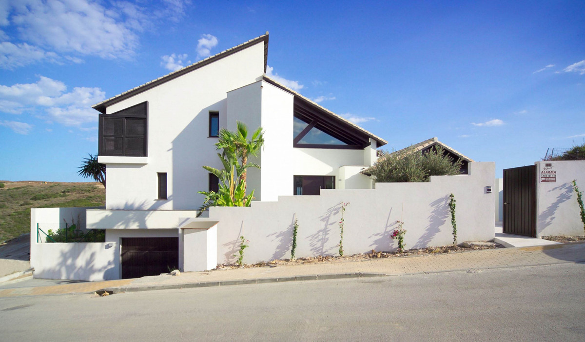 						Villa  Detached
													for sale 
																			 in Casares
					