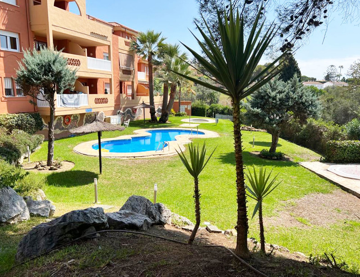 Apartamento Planta Media en venta en Reserva de Marbella R4416928