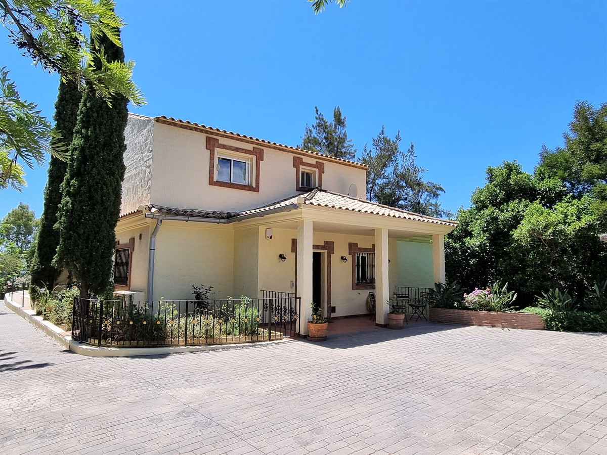 Villa te koop in Estepona R4088761