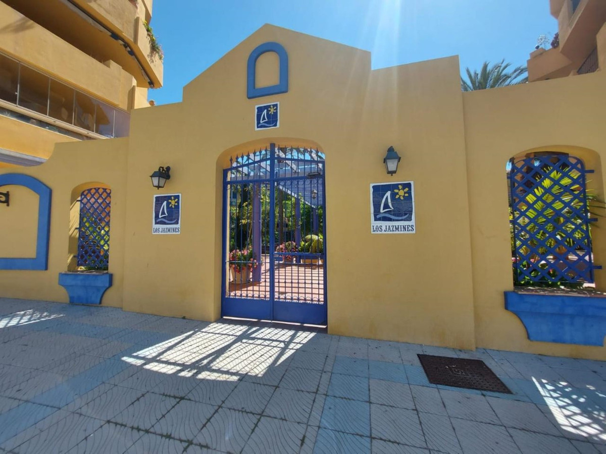 Ground Floor Apartment, San Pedro de Alcantara, Costa del Sol.
3 Bedrooms, 2 Bathrooms, Built 139 m², Spain