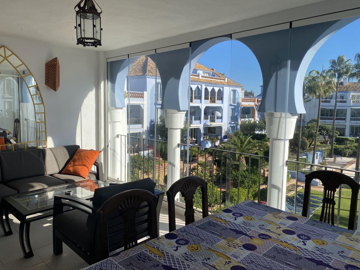 Apartamento con 3 Dormitorios en Venta Casares Playa