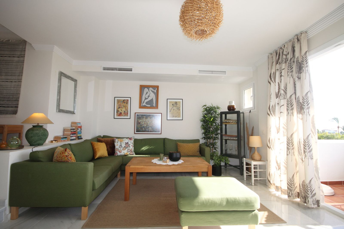 Apartment Middle Floor for sale in Nueva Andalucía, Costa del Sol