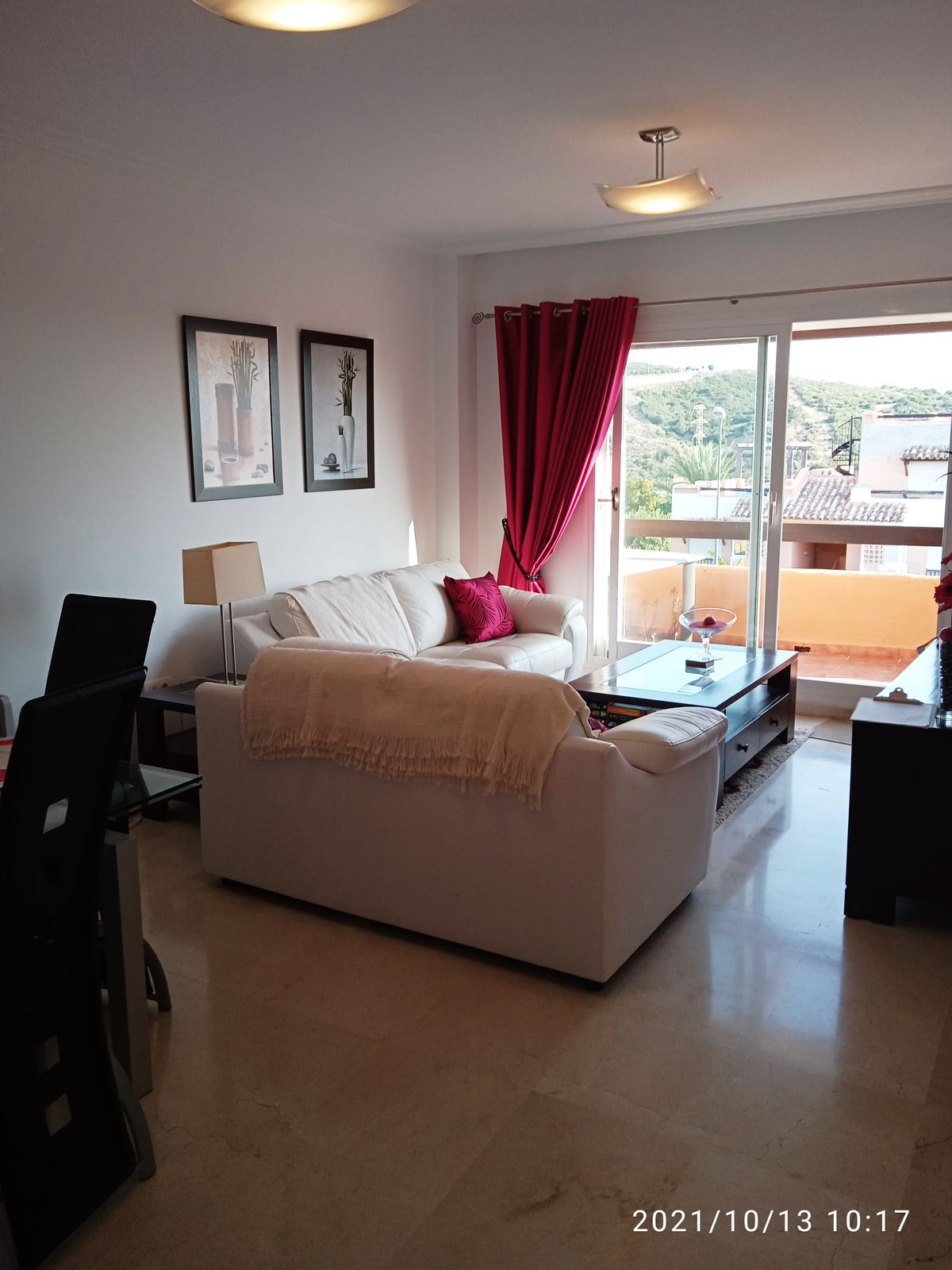 2 Bedroom Middle Floor Apartment For Sale Casares, Costa del Sol - HP4145248