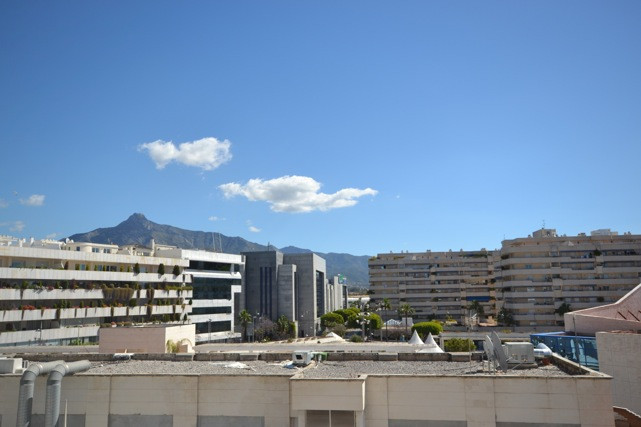 2 bed Apartment for sale in Puerto Banús