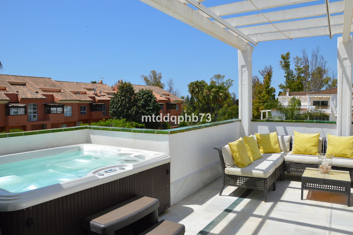 Lovely beachside penthouse with 3 bedrooms in the area of ??Puerto Banus which is sold at a very att, Spain