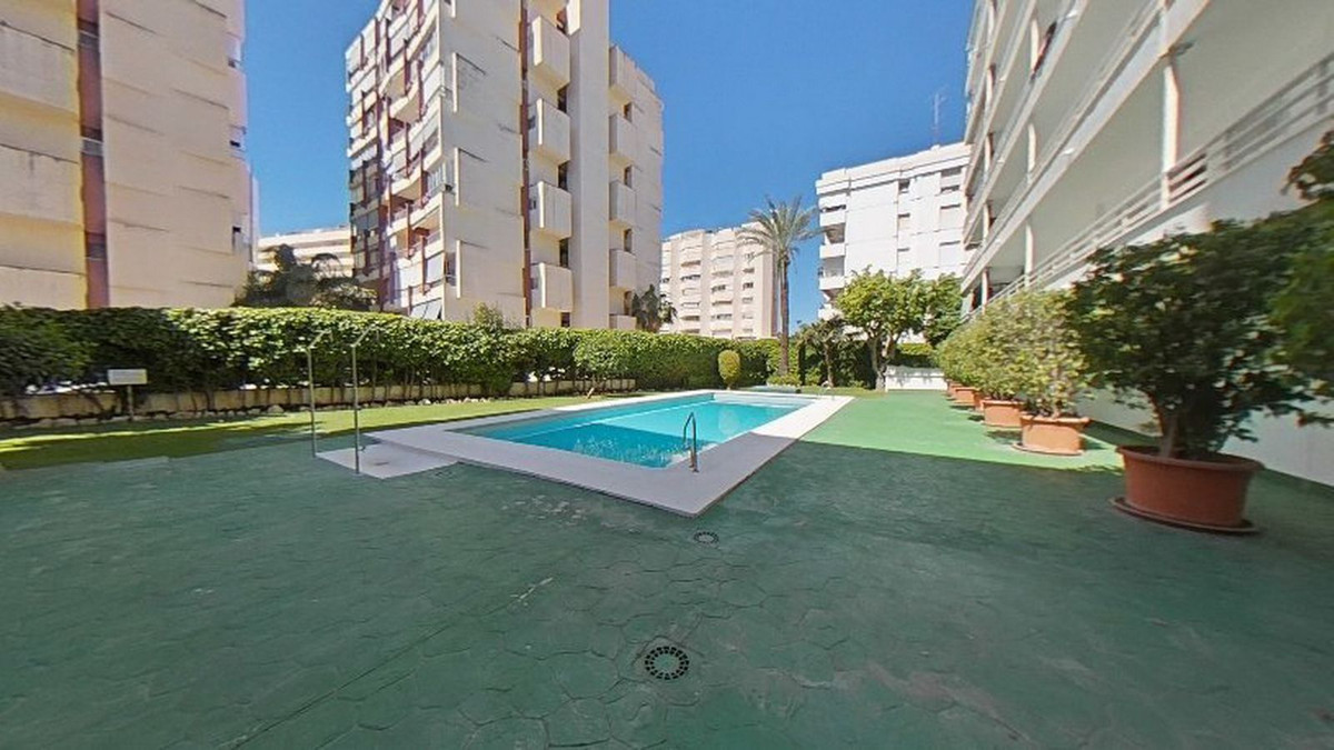 Apartamento Planta Media en venta en Marbella