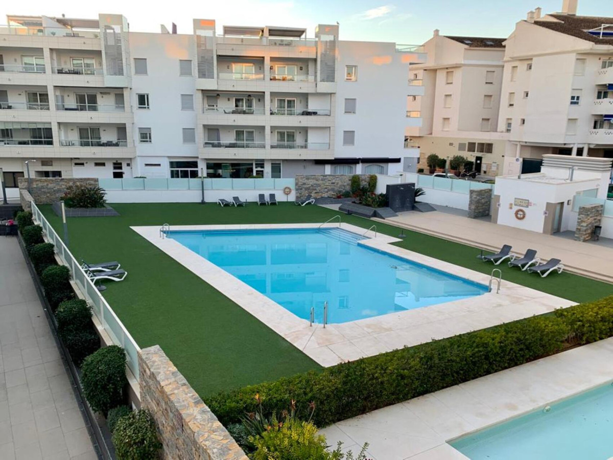 Modern flat in ideal location in San Pedro de Alcantara, beach side and walking distance to all rest, Spain