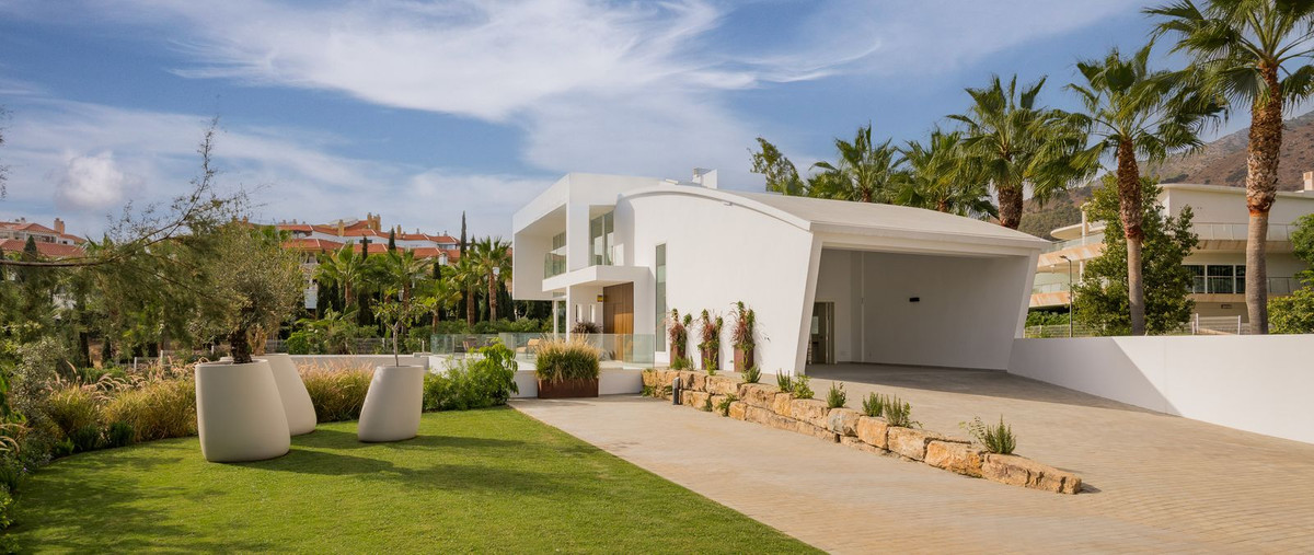 4 bedroom Villa For Sale in Benalmadena, Málaga - thumb 30