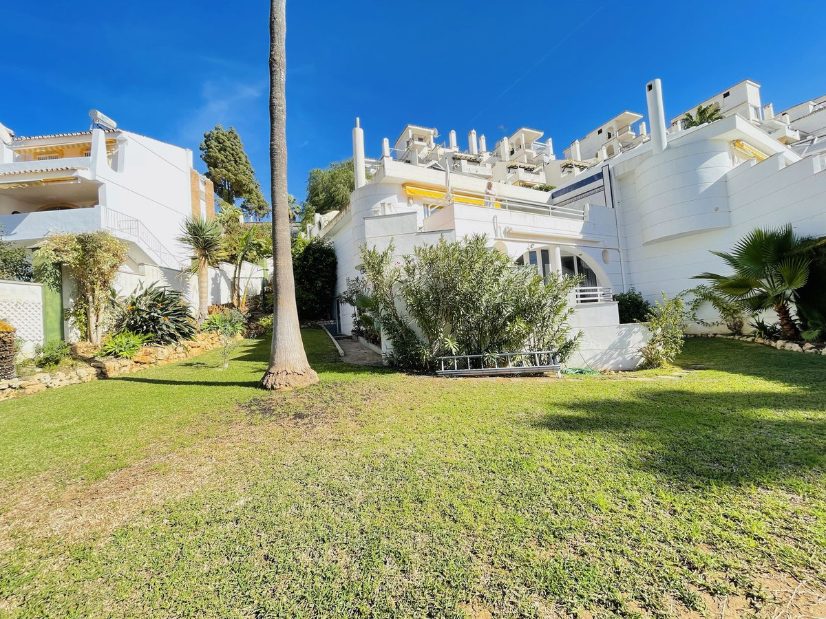 4 bedroom Townhouse For Sale in Calahonda, Málaga