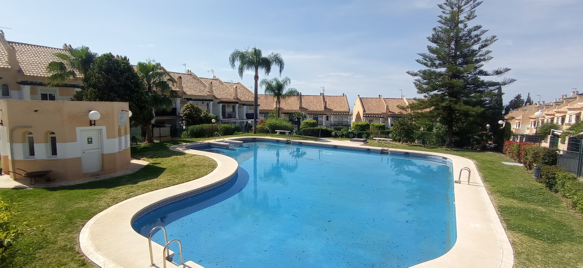 Townhouse in Marbella R4712404