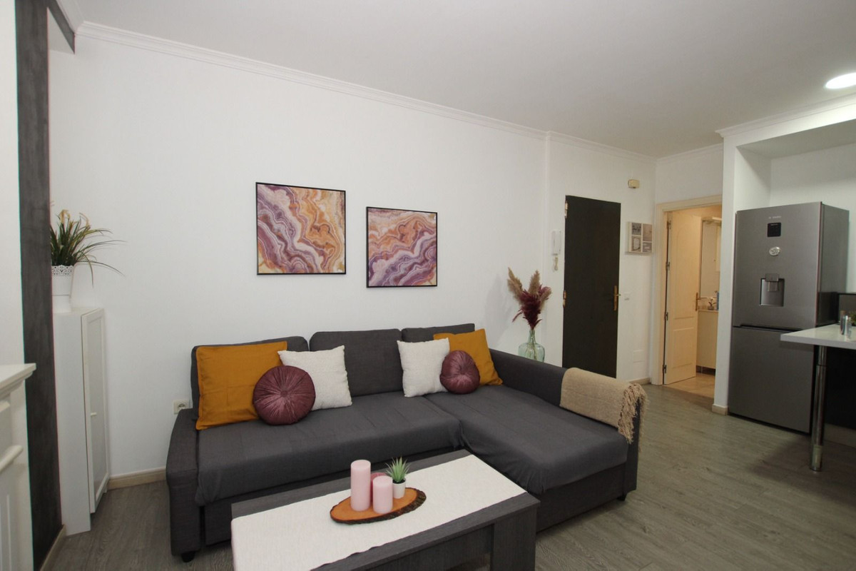 1 Bedroom Middle Floor Apartment For Sale Torremolinos Centro, Costa del Sol - HP4096423