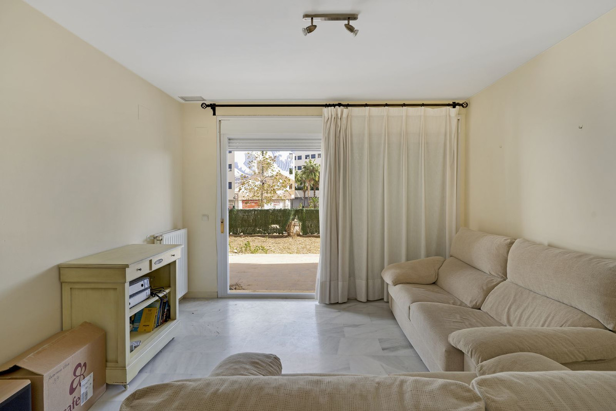 ES164453: Apartment  in Estepona