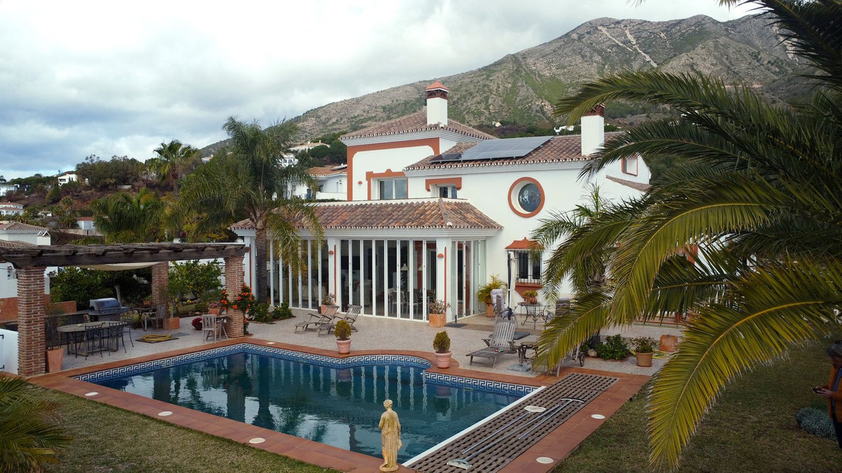 Villa Detached in Valtocado, Costa del Sol
