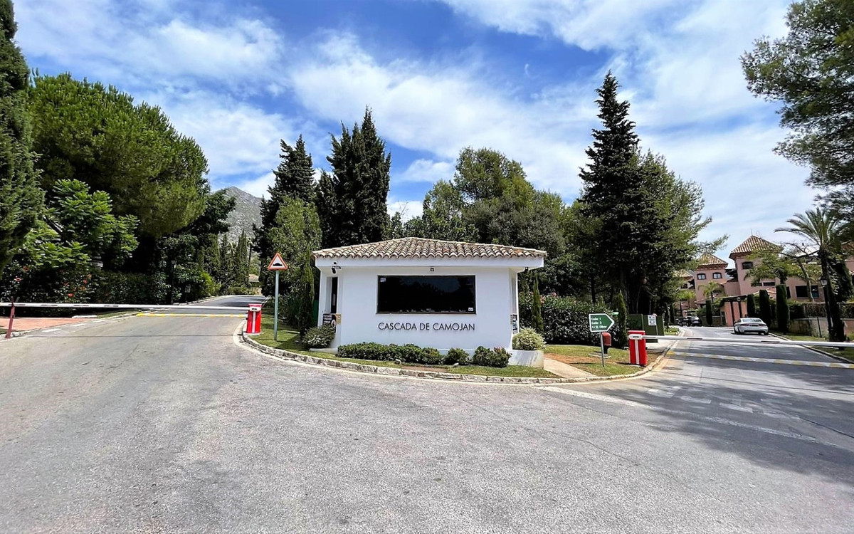 Residential Plot, Marbella, Costa del Sol.
Garden/Plot 6888 m².

Setting : Commercial Area, Village,, Spain