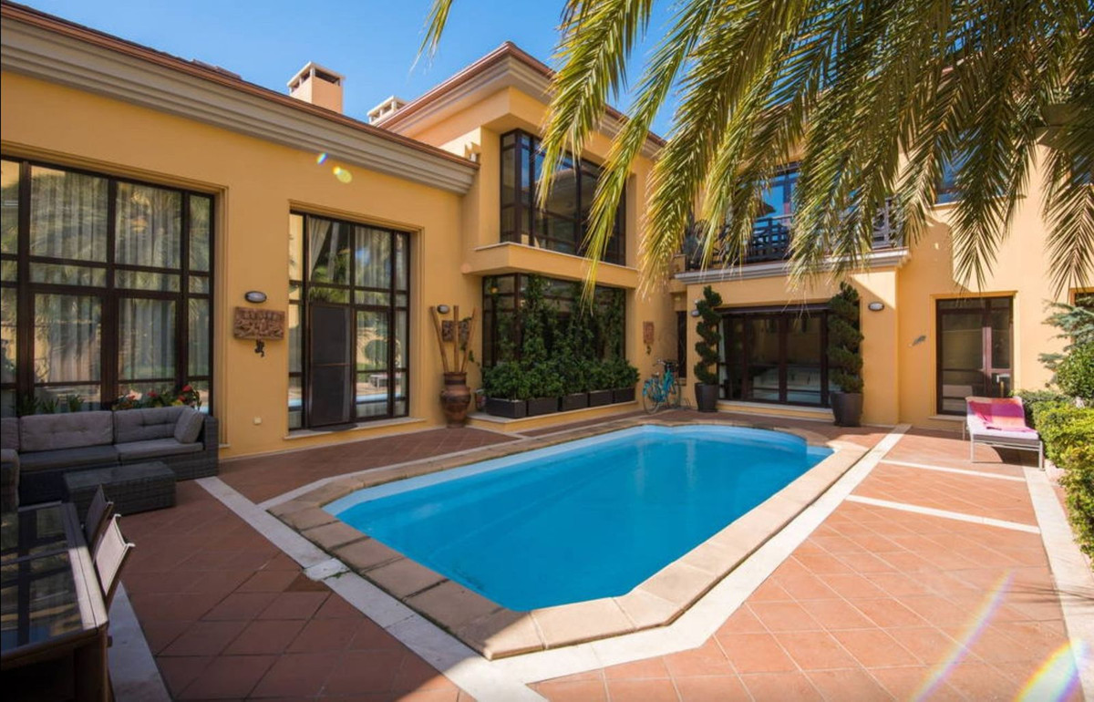 Detached Villa for sale in Puerto Banús, Costa del Sol