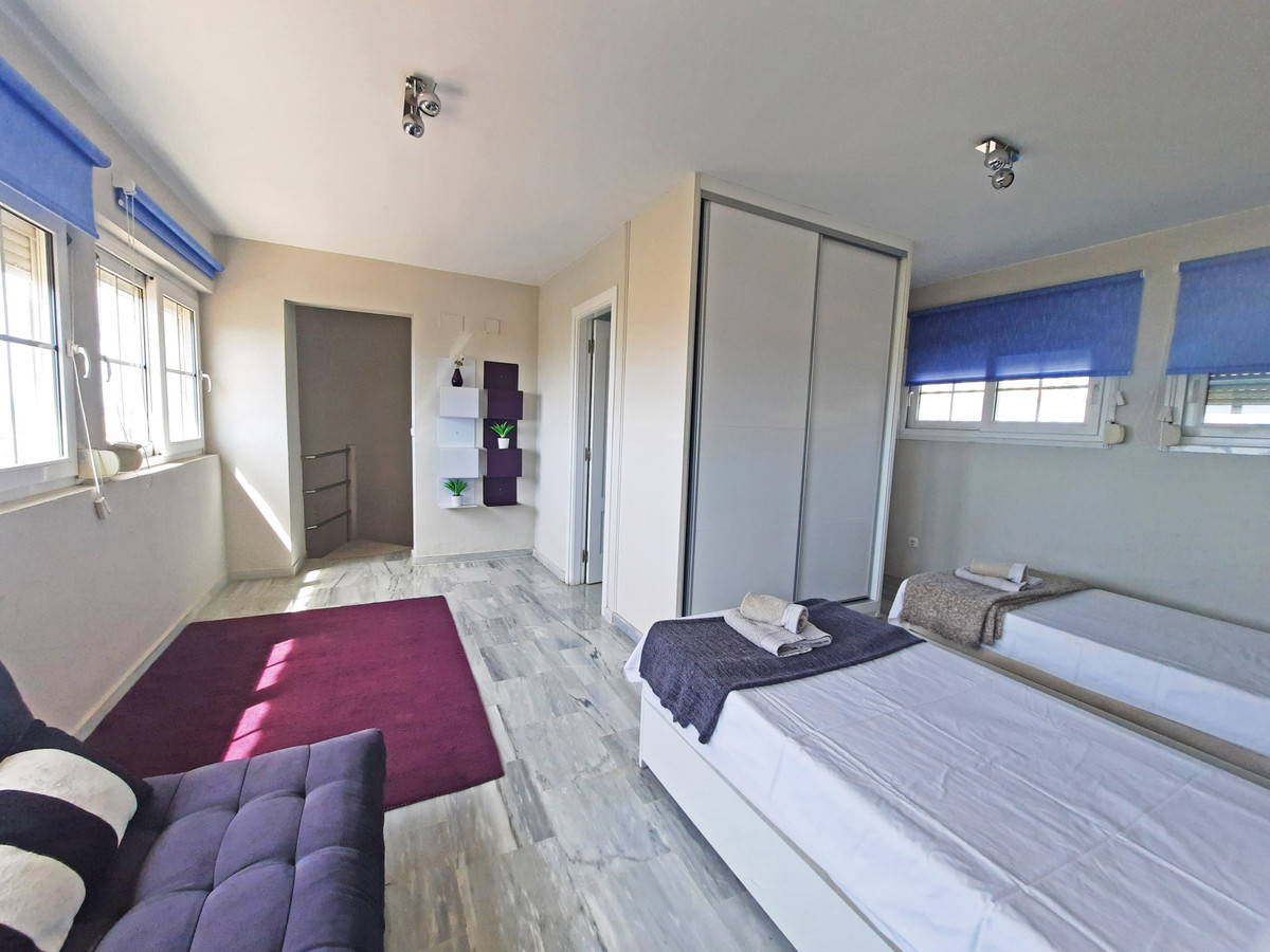 Apartamento con 4 Dormitorios en Venta Cabopino