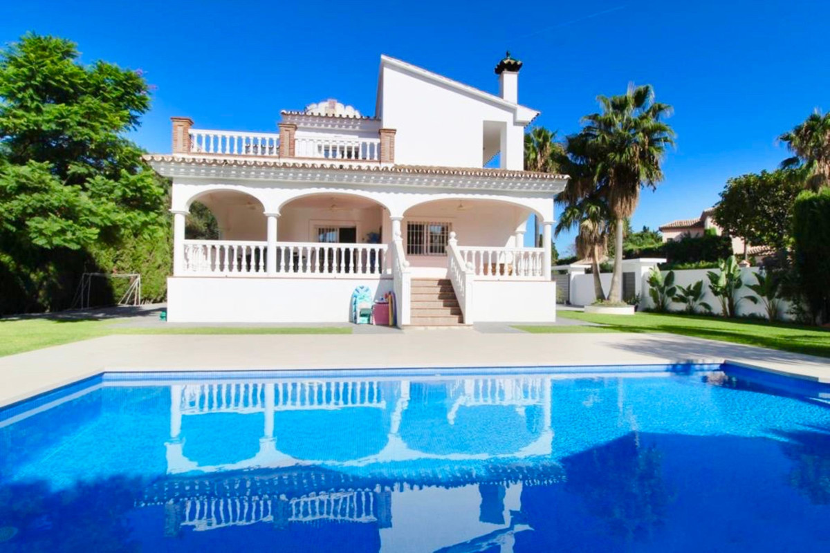 Villa te koop in Nueva Andalucía R3584437