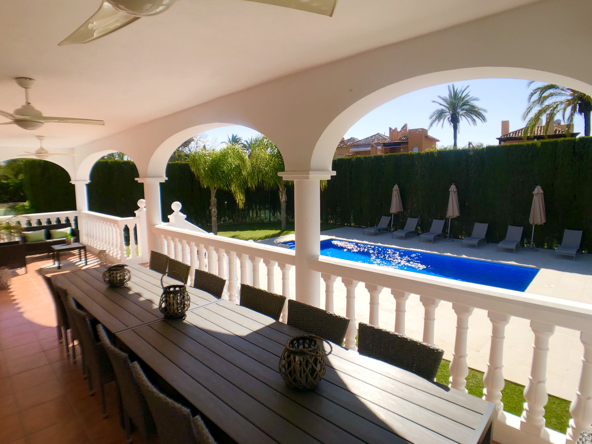 Villa te koop in Nueva Andalucía R3584437