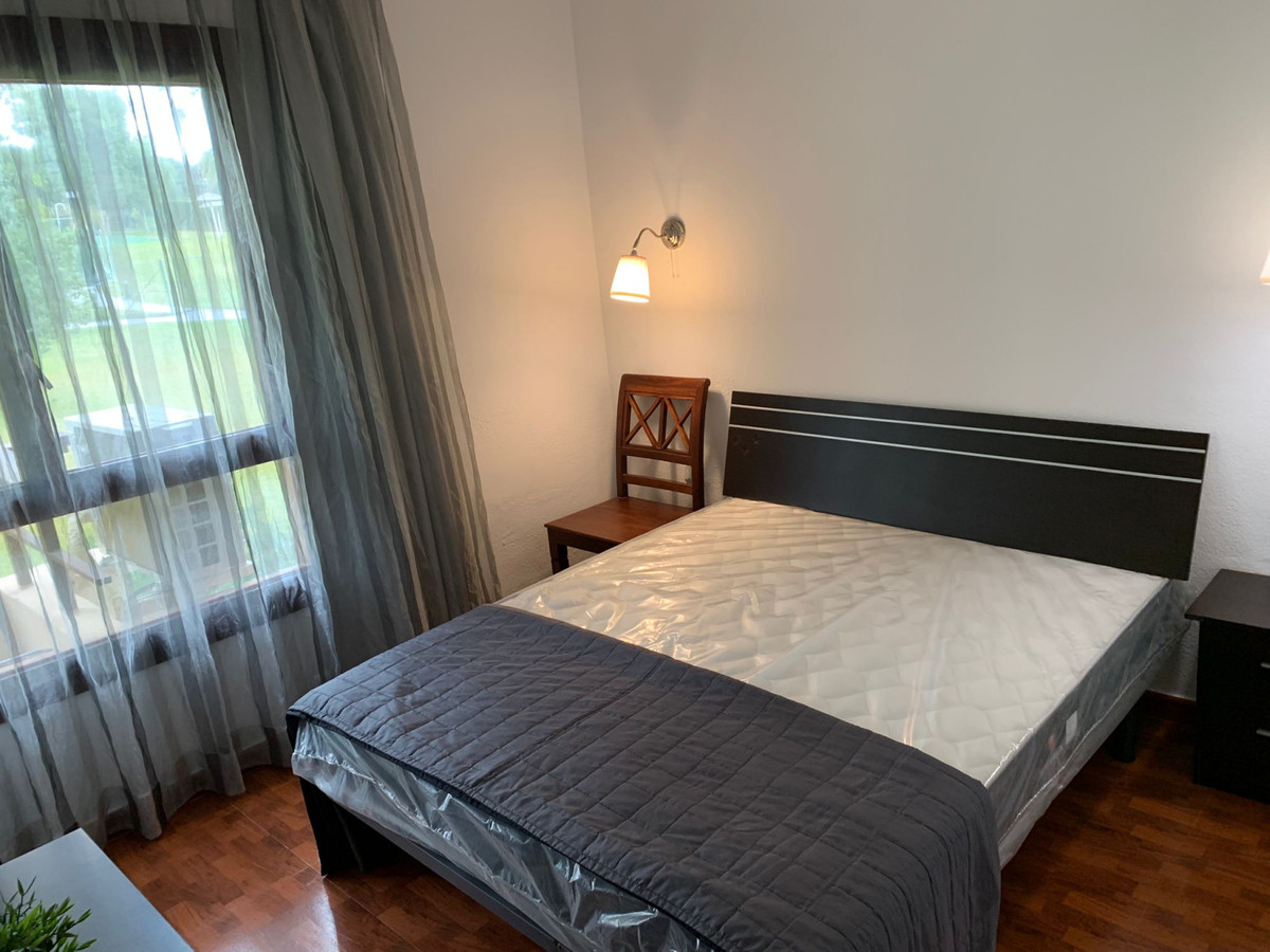 1 Bedroom Middle Floor Apartment For Sale Nueva Andalucía