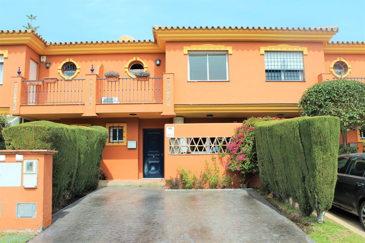 3 bed Property For Sale in Atalaya, Costa del Sol - thumb 1
