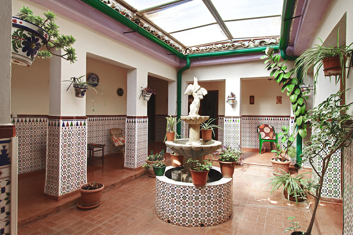 4 bedroom Villa For Sale in Alhaurín de la Torre, Málaga - thumb 31