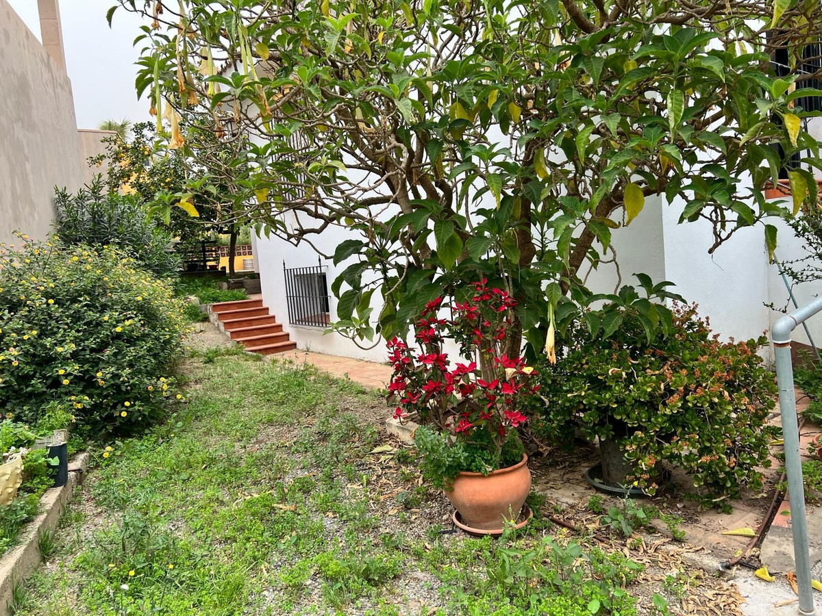 Detached Villa for sale in Pueblo Nuevo de Guadiaro, Costa del Sol