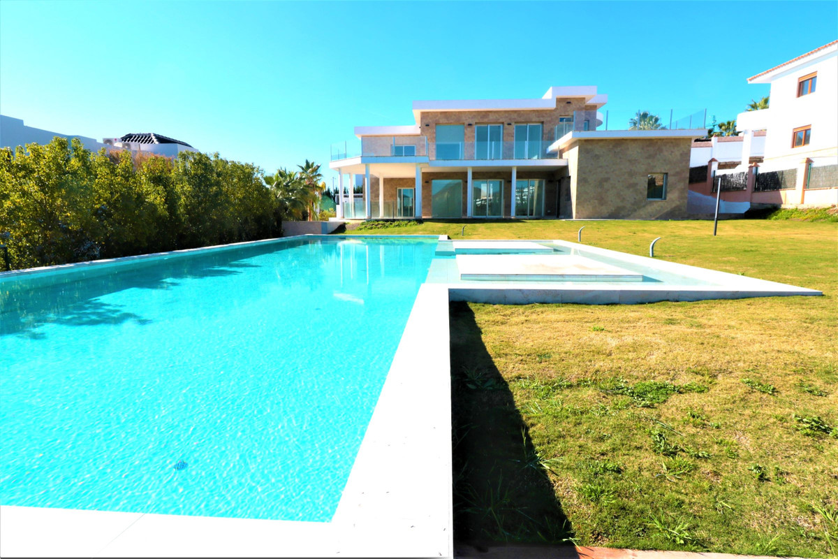 Detached Villa for sale in Los Flamingos R4005949