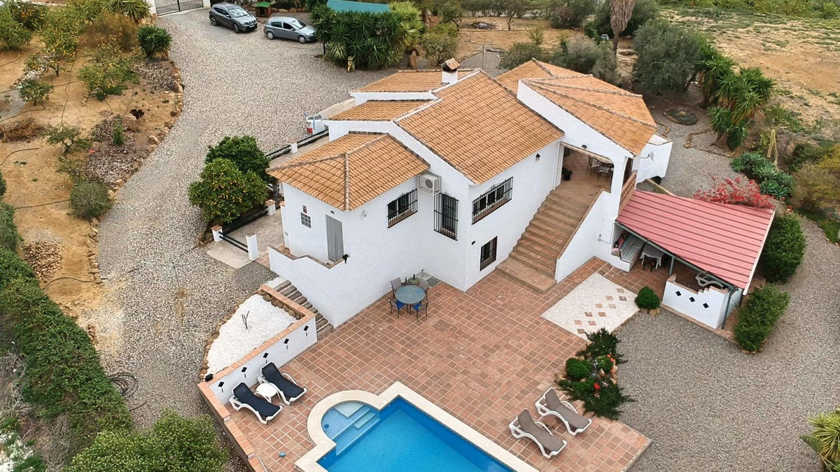 						Villa  Finca
													en venta 
																			 en Pizarra
					
