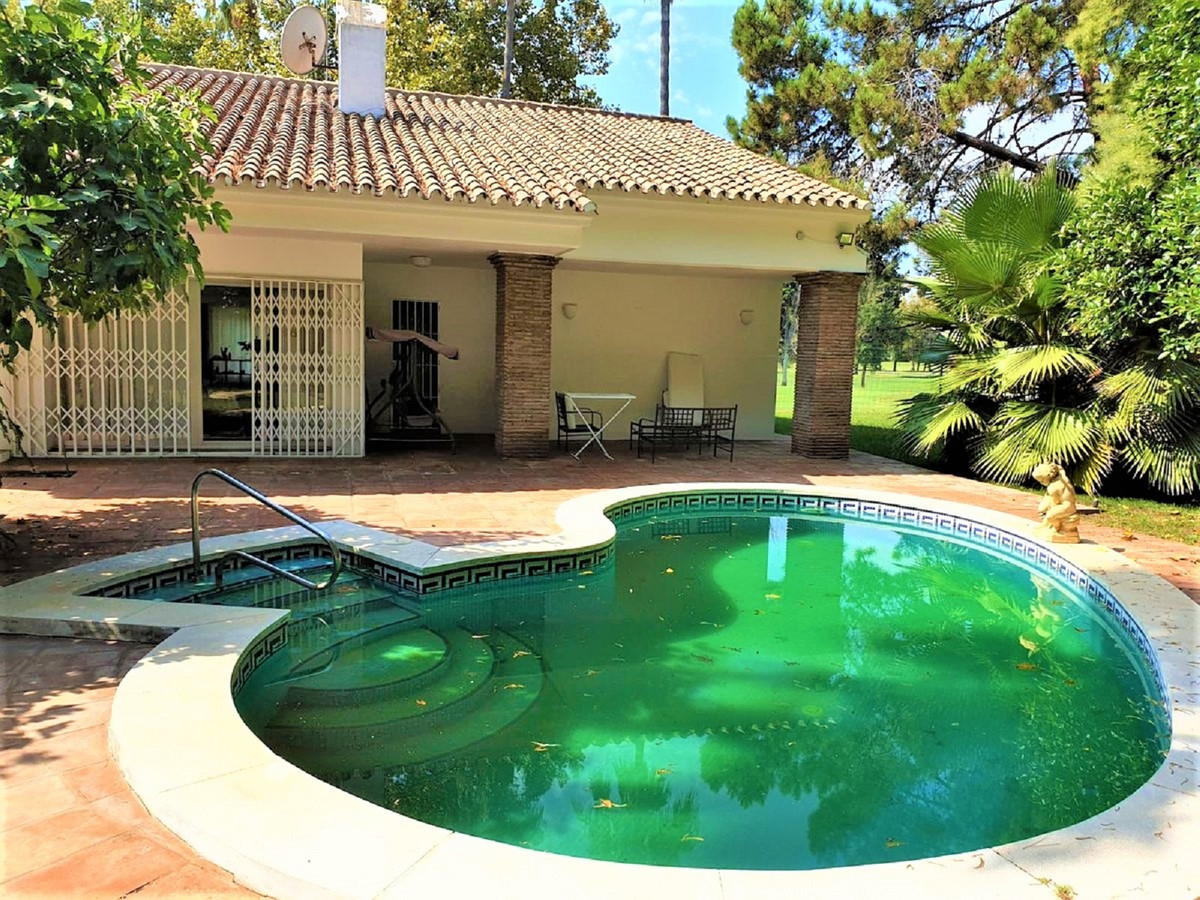 Villa Detached for sale in Guadalmina Baja