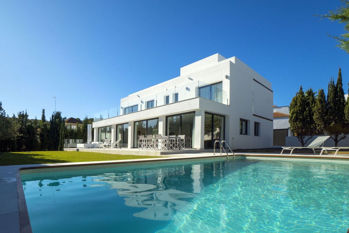 Villa in Nueva Andalucia, Costa del Sol, Málaga on Costa del Sol For Sale