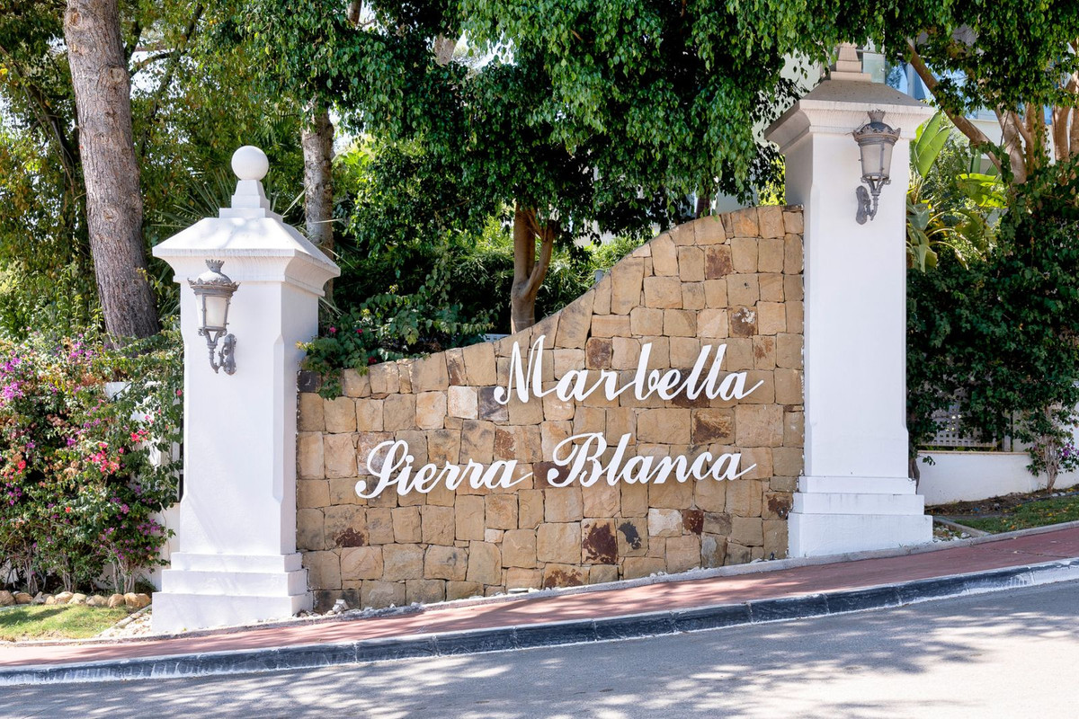 4 Bedroom Villa For Sale - Sierra Blanca