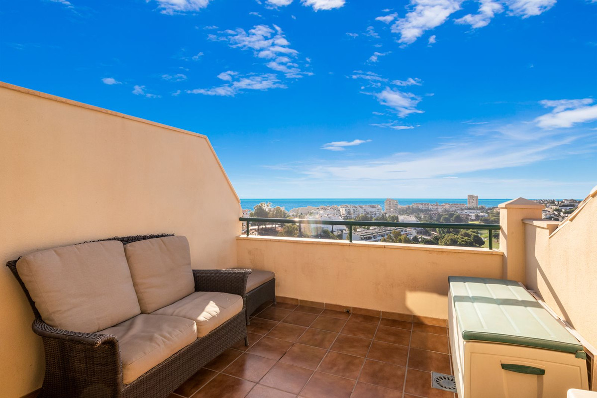 Apartment Penthouse in Torrequebrada, Costa del Sol
