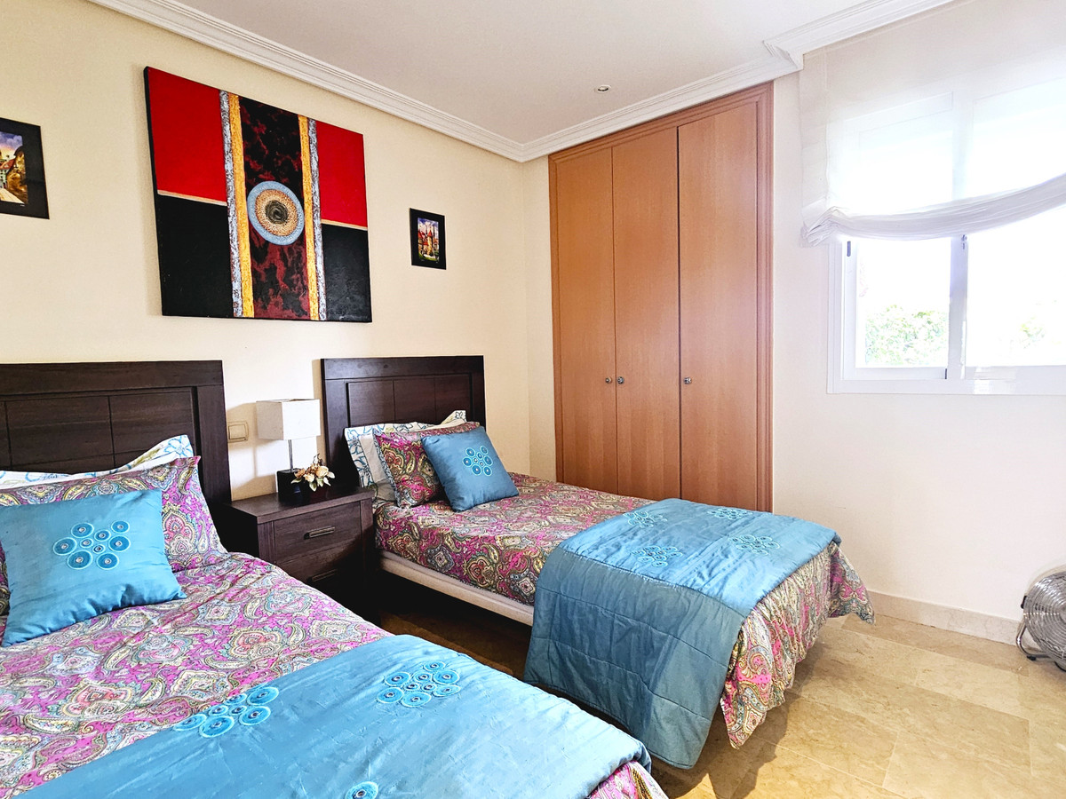 Apartamento con 3 Dormitorios en Venta Selwo