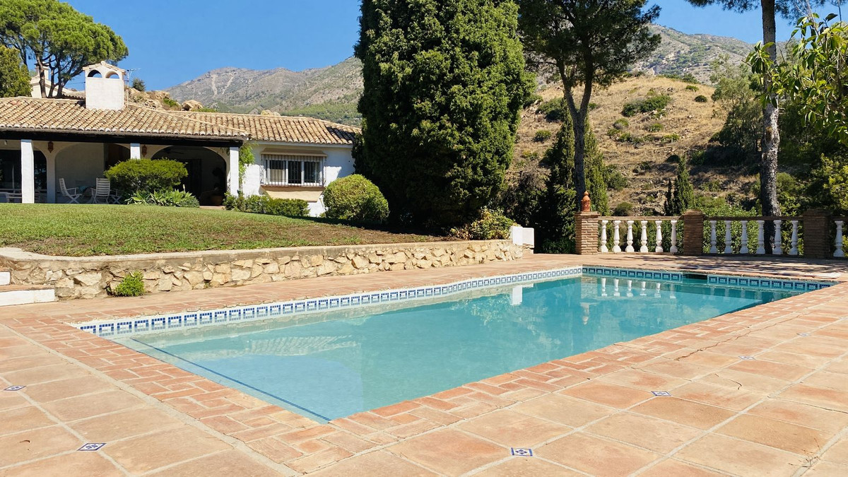 ONE Level 3 bedroom villa, with easy access and flow. A separate, completely self contained apartmen, Spain