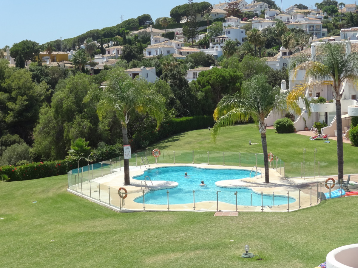 RARE OPPORTUNITY!! An extremely rare opportunity for a renovated ground floor sea view apartment in , Spain