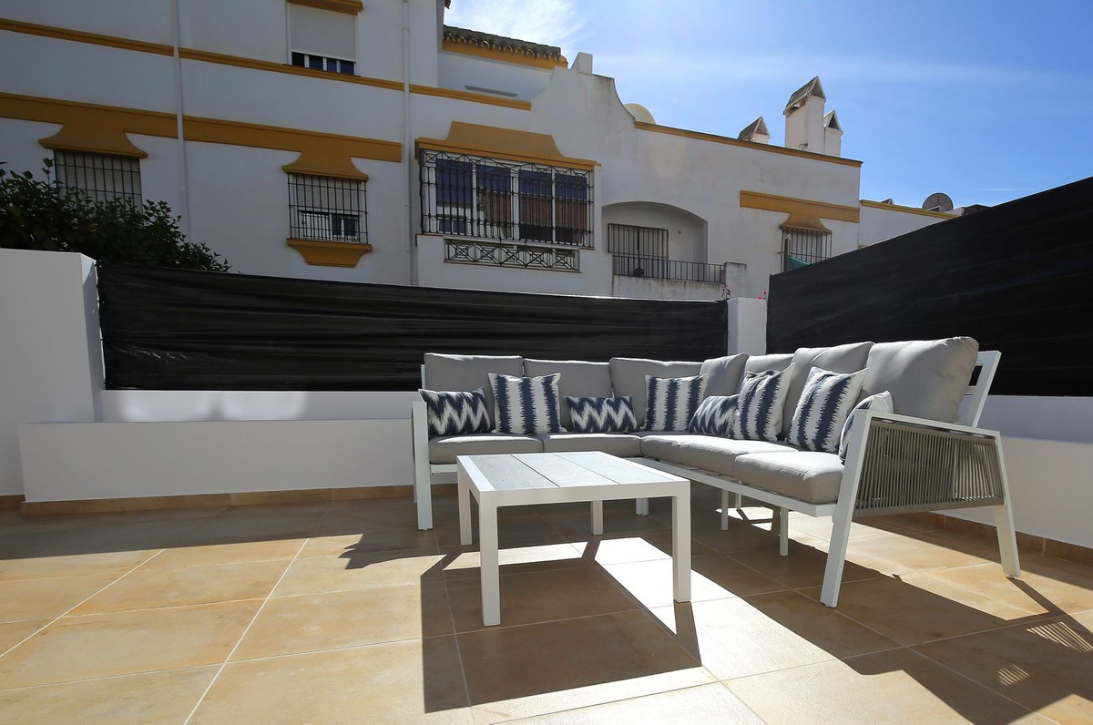 						Townhouse  Terraced
																					for rent
																			 in Marbella
					
