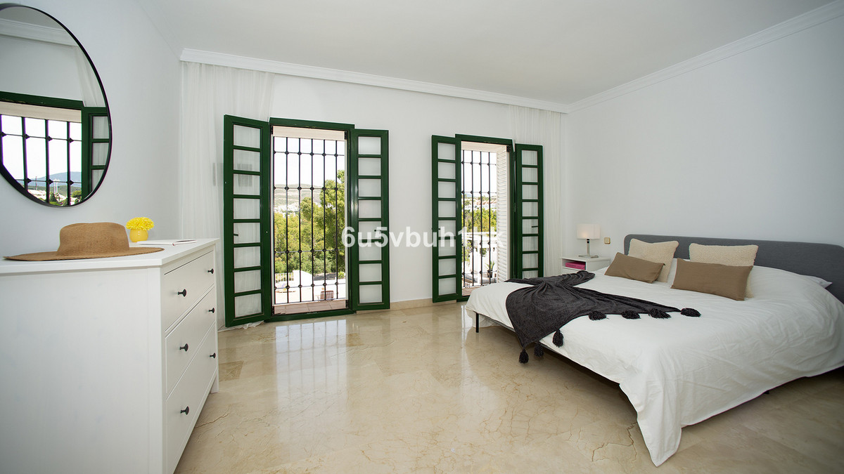 2 bedroom Apartment For Sale in Nueva Andalucía, Málaga - thumb 11