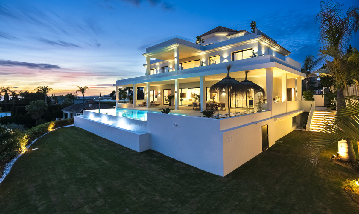 An exclusive villa located in the prestigious community of Los Flamingos, close to amazing golf cour, Spain