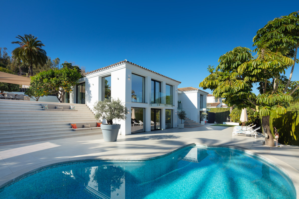 Detached Villa for sale in Las Brisas R4016164
