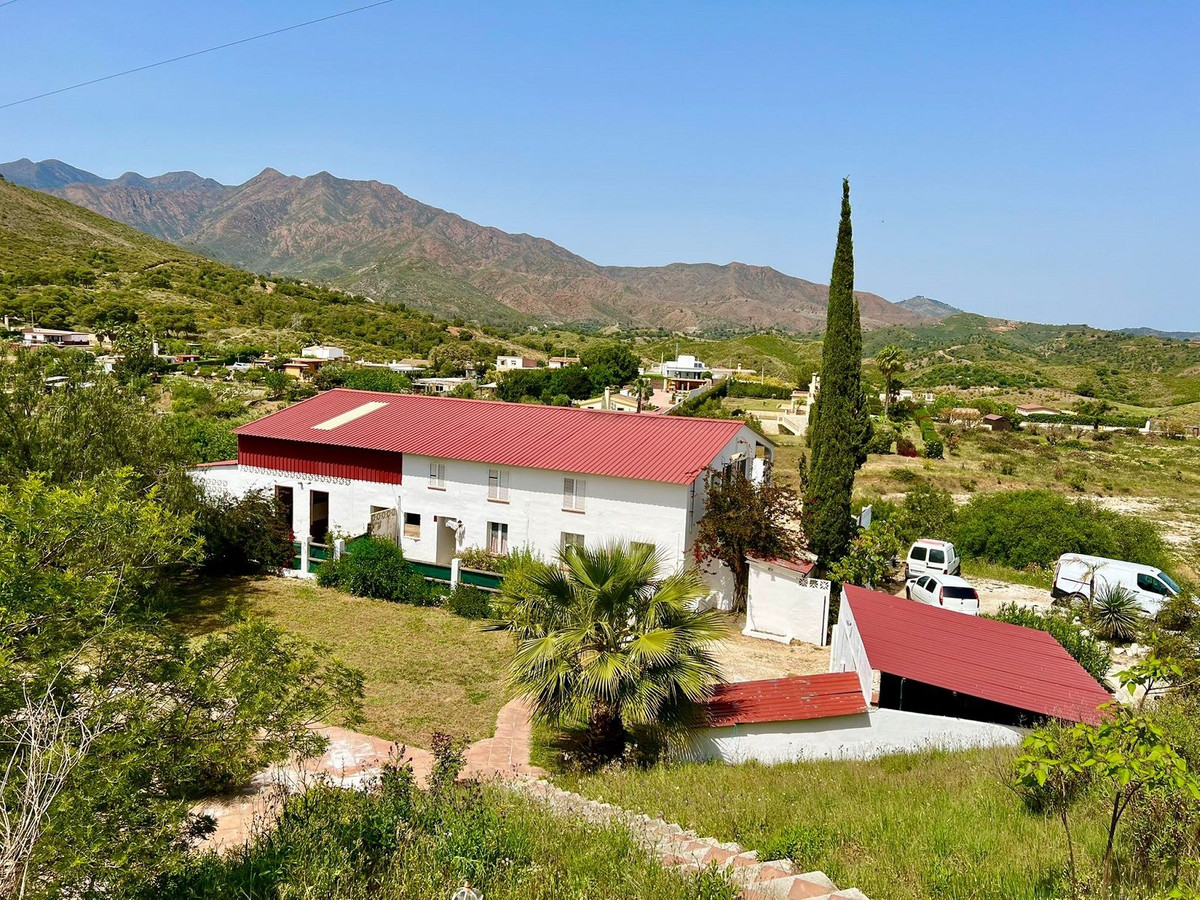 						Villa  Finca
													for sale 
																			 in La Cala
					