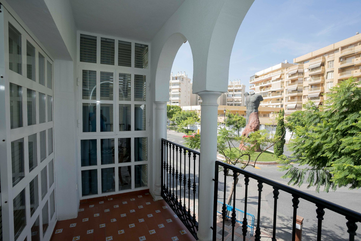 Middle Floor Apartment for sale in Fuengirola R4563106