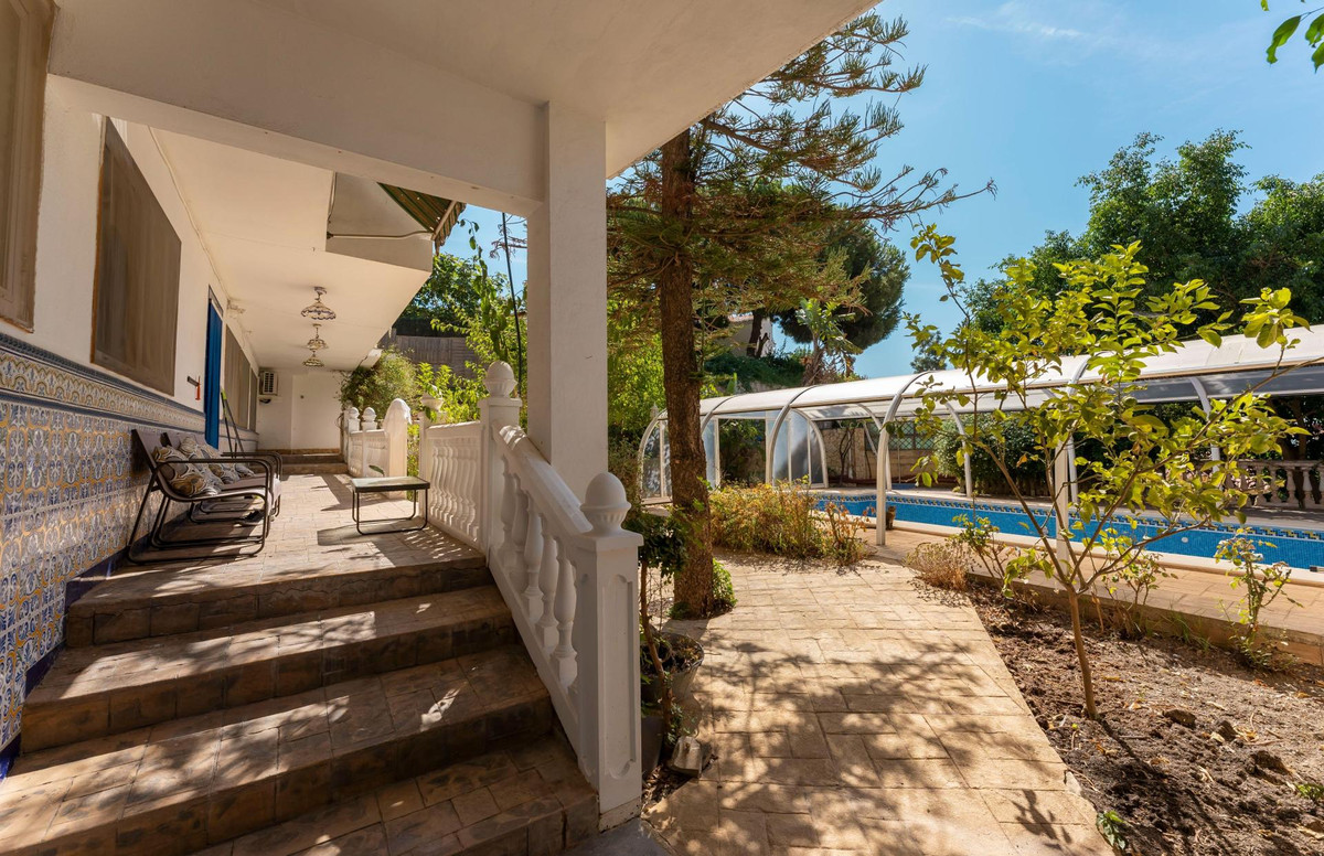 5 bedroom Villa For Sale in Málaga, Málaga - thumb 4