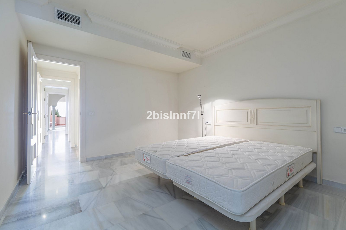 2 bedroom Apartment For Sale in Nueva Andalucía, Málaga - thumb 15
